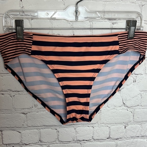 Beach Bump by Motherhood Maternity Tankini Swimsuit Set - Picture 4 of 15